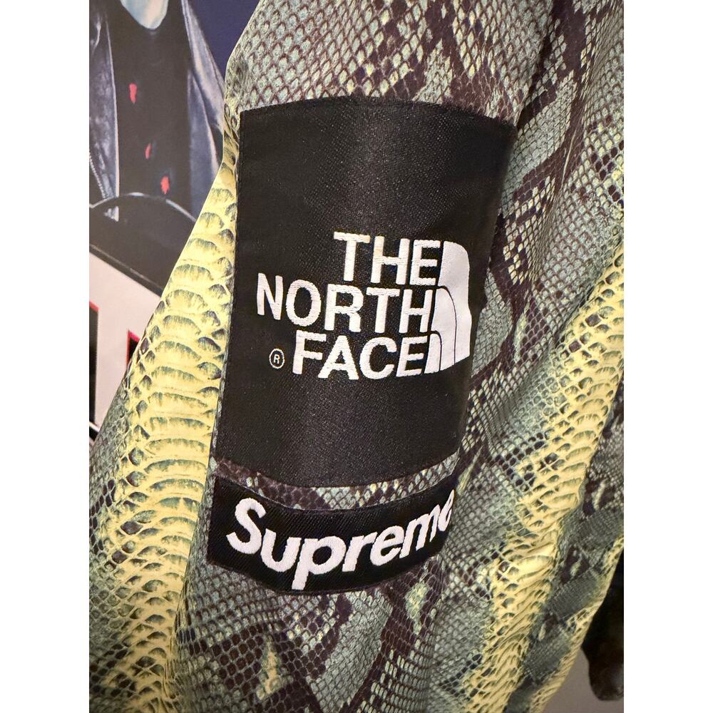 Supreme x The North Face jacket / wind breaker medium - Picture 5 of 5